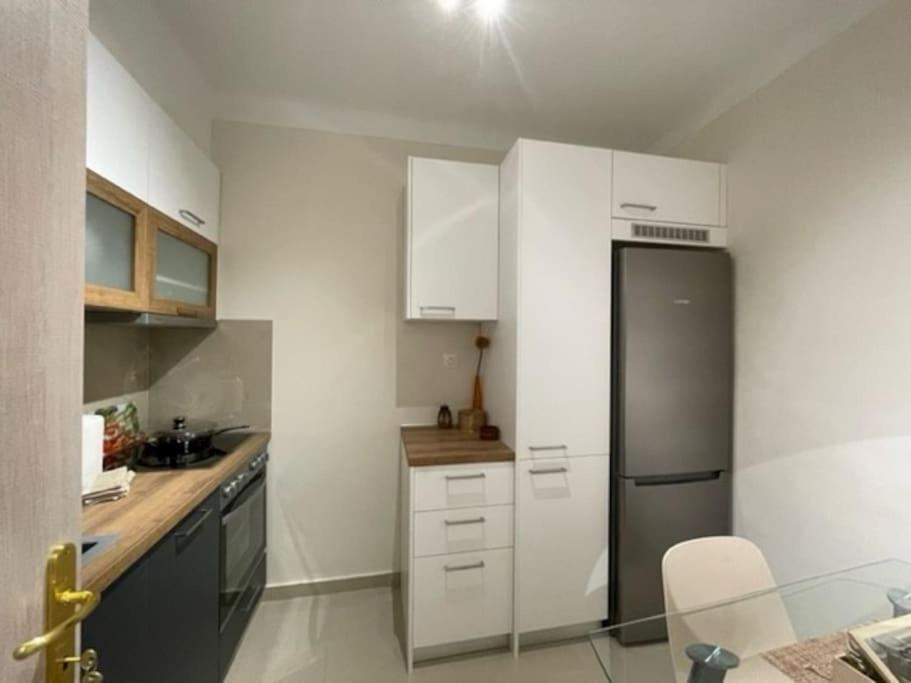 Crimson Suite: 1-Bedroom Apartment In 塞萨洛尼基 外观 照片